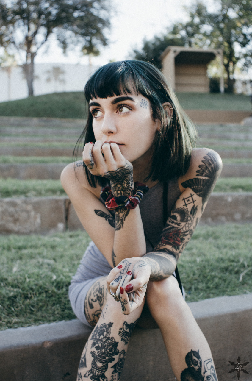 dont-bring-me-the-horizon:  ☁Hannah Snowdon☁