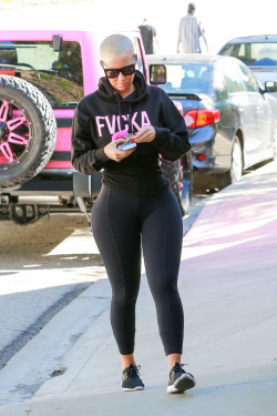 daiilycelebs:    12/16/15 - Amber Rose out in LA.   