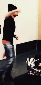 blamestyles:  &ldquo;@onedirection: YES Twinkle Toes… 1DHQ x” + 