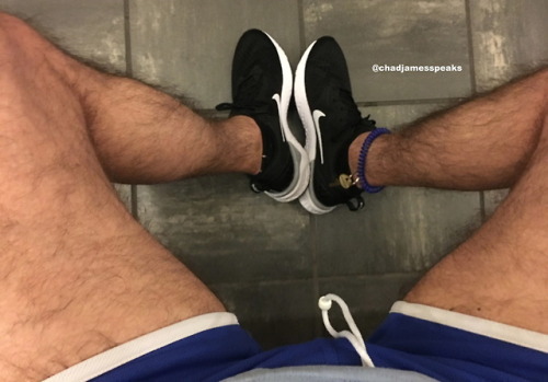 chadjamesxxx: My Hairy Legs and New Nike Shoe,  FitnessSF-Castro on 11SEP18. http://chadjamesxxx.com