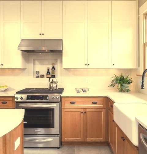 Enclosed - Craftsman Kitchen Mid-sized Arts And Crafts Kitchen Design With A Farmhouse Sink, Medium-tone