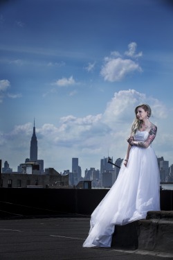 ilymorgannn:  NYC skyline. (no I’m not married or engaged. Just the concept for the shoot that the photographer wanted to capture.) 