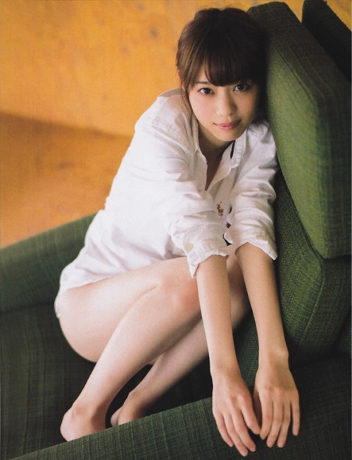 Nanase Nishino : 西野七瀬 nice legs