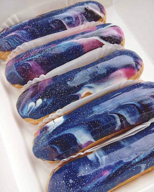 sixpenceee: Ukrainian pastry shop Musse Confectionery has created these amazing galaxy eclairs featu