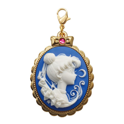 sailormooncollectibles:  Some new pics of the upcoming Sailor Moon cameo charms gashapon! more info: http://www.sailormooncollectibles.com/2014/09/30/sailor-moon-cameo-charms-gashapon-2015/ 
