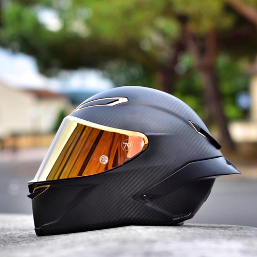 Porn Pics bikeswithoutlimits:  The New AGV Pista GP-R