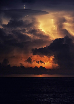 ladylandscape:  Hatteras Lightning by planethunt