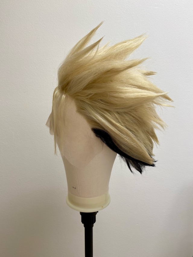 Needle noggin’ 
I still need to trim both the lace and the dangly pieces in the front but other than that! Trimax Vash 