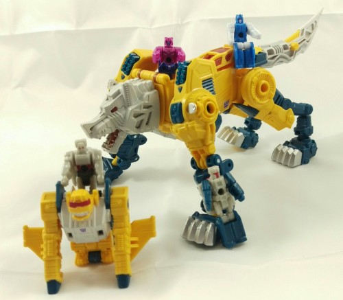 [Takara LG30 Weirdwolf]