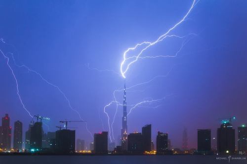 Lightning striking the world’s tallest building This image by photographer Michael Shainblum is actu