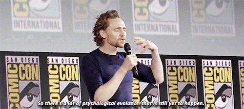 lokihiddleston:omninocte:lokihiddleston:Tom Hiddleston talking about Loki series at SDCC (2019) Loki