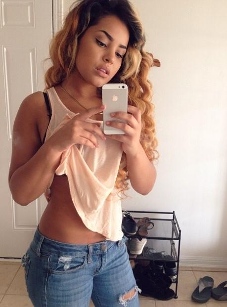 thebootyhaven:  More Beautiful Women @TheBootyHaven  Pretty little thing!Submit