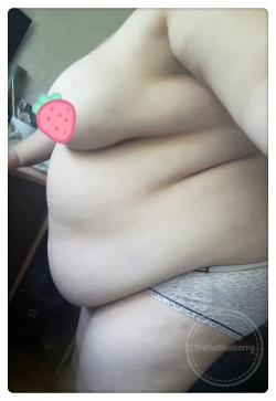 thefatblueberry:  A bit of sexy blob  