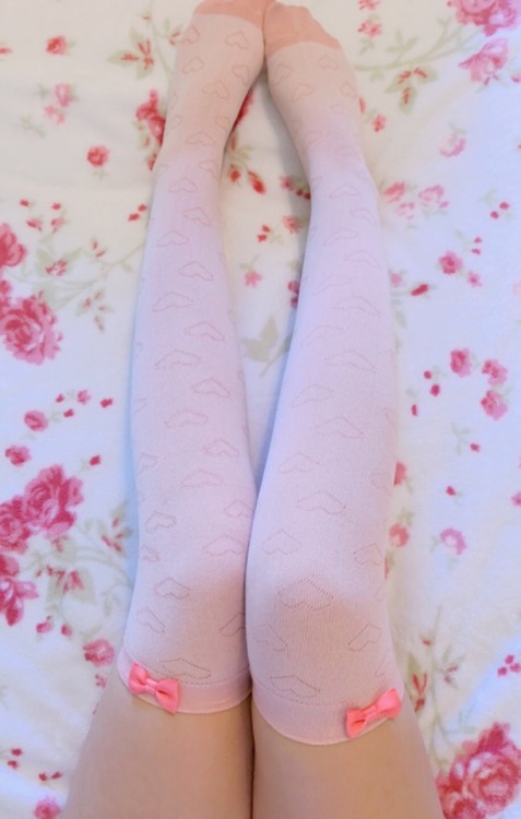 Hearts and Bows Over the Knee Socks ☺️ ✨ @sexy-socks-ftw thank you so much for getting these off my 