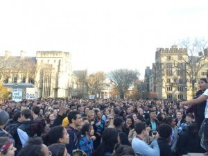 washingtonpost:Hundreds march at Yale in solidarity with minority students. 