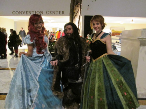 sashaforthewin:  Thorin’s adventures at Katsucon 2015! Descriptions in the captions.