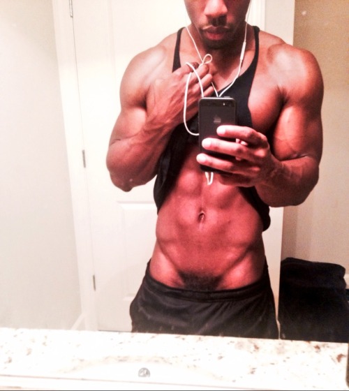 talldaddy:  actionfigurebods:  DeAngelo Jackson Instagram: MDB25  www.talldaddy.tumblr.com
