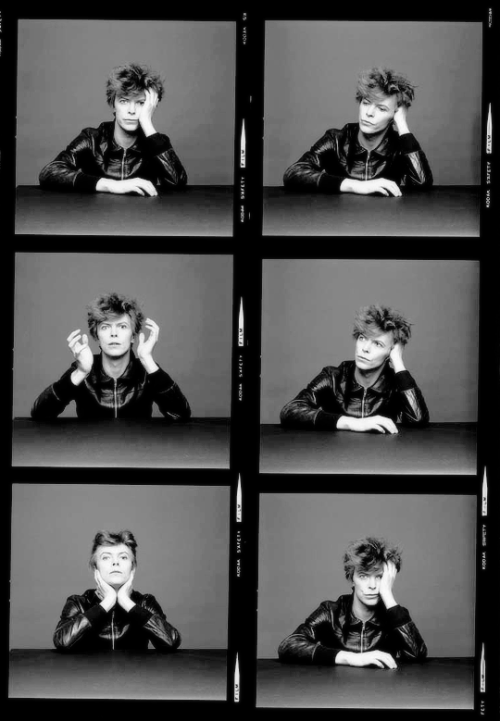 Porn photo vintagegal:  David Bowie photographed by