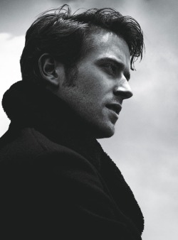 men-men-everywhere:  Armie Hammer