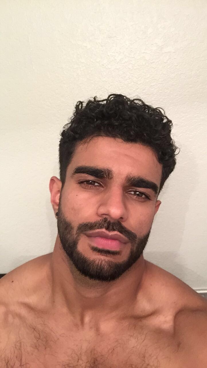 exposedhotboys:  I know you guys aren’t ready for his hot ass Indian doctor oh