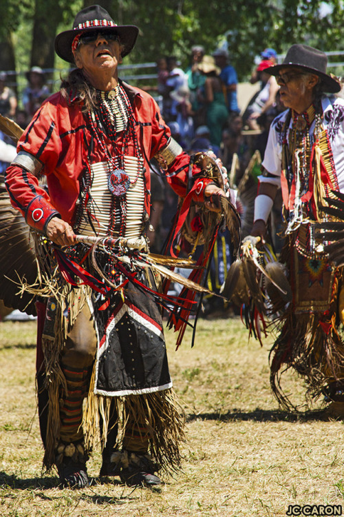 Echoes of a Proud NationPow Wow de Kahnawake, réserve des Mohawks de Kahnawá:ke située près de Montr