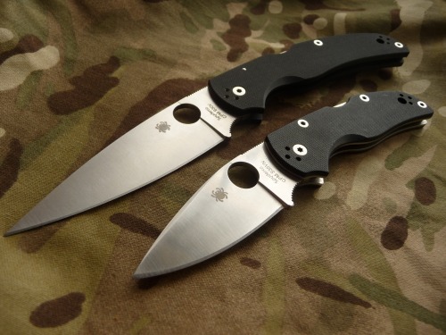 Native Chief V Native 5 . Size comparision for @spyderco knives  both in CPM steels , both in black 
