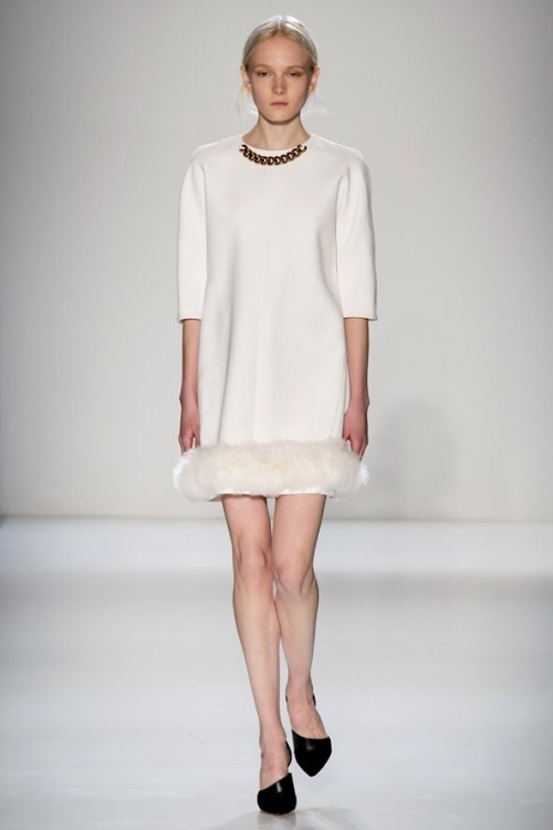 Victoria Beckham Has A Great Delicate, Pure Vibe Trough Her Autumn Winter 14 Collection.