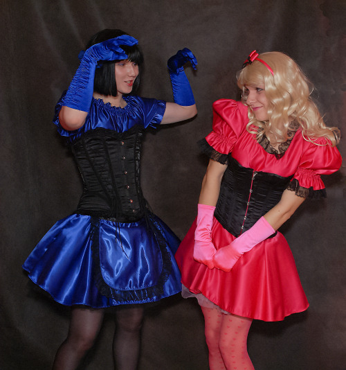 sissytwins: Delightful girlie sissyvtwins Wish I was one