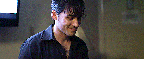 pirateherokillian:And now a less gross gifset from The Dust Storm for everyone to enjoy!