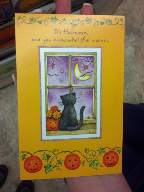 thathalloweenyfeeling:It’s Halloween…