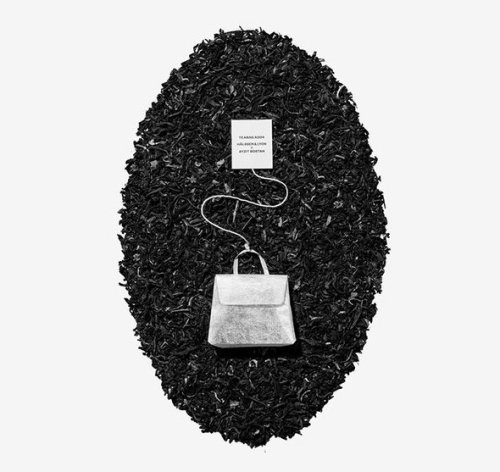 KOREFE designed tea bags resembling actual handbags that even come in tiny shopping bags as well.