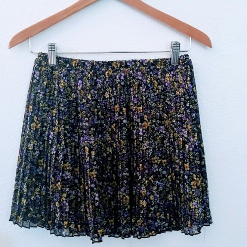 What: Material Girl Floral Skirt Where: S2E01 “Omega” ID’d by scree