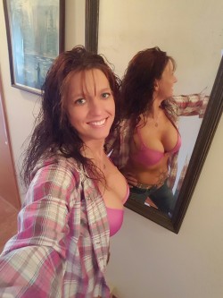 bambihuntress:  Country girl got it going