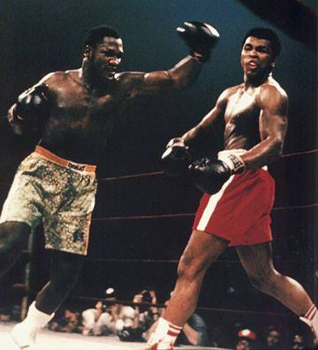 pictures-of-famous-boxers:http://famousboxers.net/Heavyweight Champions Joe Frazier And Muhammad Ali Battling