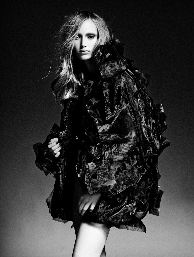 fromobscuretodemure:  Evija Kreišmane by Livio Bez for FierciVe Japan, 2010.