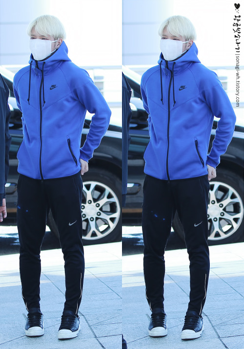woohyunbiased:  151003 Incheon Airport © 황금빛소나기Do not edit, crop, or remove the watermark.  