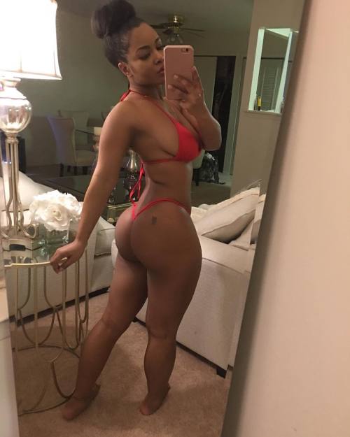 thicksexyasswomen:antisellout:msanteja Welcome Home