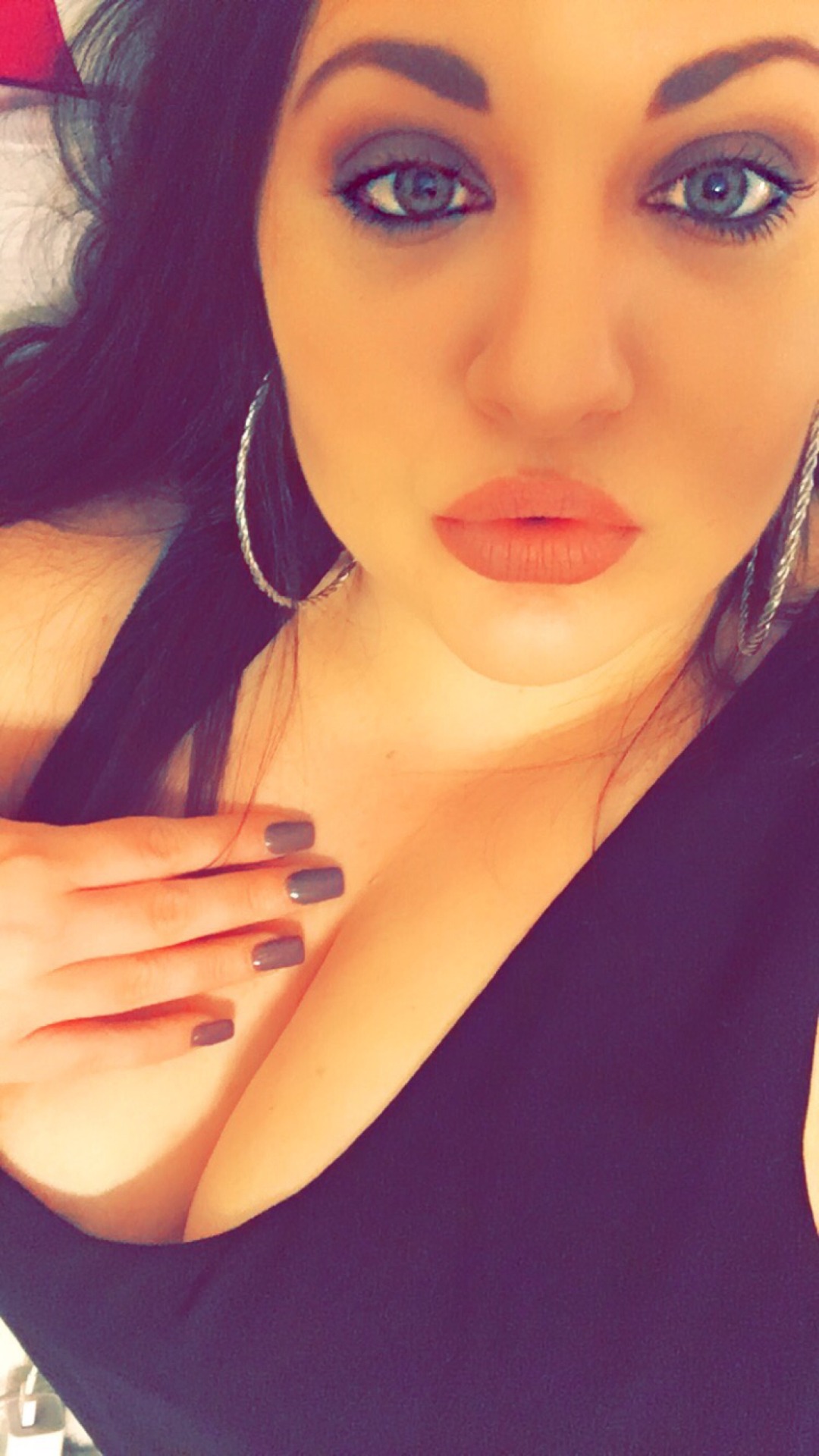 mylittlefilmfestival:  My boobs never fit in any shirt 😂🙈 