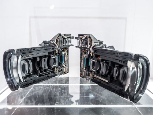 thewelovemachinesposts:  Olympus Camera [2000x1500] [OS] Source: http://2.static.img-dpreview.com/files/p/articles/1311918399/cutinhalf_02.jpeg 
