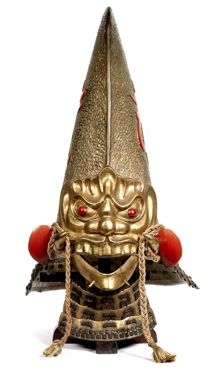 explodingrocks:Demon Kawari Kabuto. Mid Edo Period, 18th centuryThe simple iron bowl built up to for