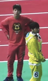 guys-with-bulges:  Korean rapper Himchan wanted to reach for his peenee for some