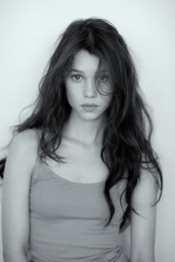 the-wild-and-the-baker:  I don’t know about you, but i think that Astrid Berges-Frisbey is the perfect Annie Cresta.