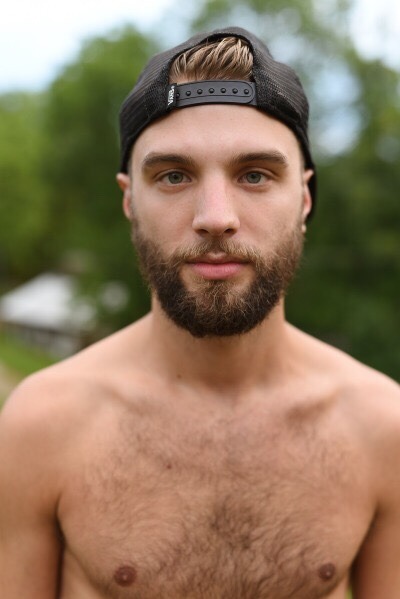 manlybush:  Beautiful beardy guy with a sexy bush and soft cock. Delicious hairy