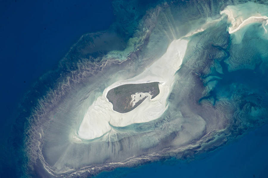 bobbycaputo:    NASA’s 15 Best Aerial Earth Views of 2015  