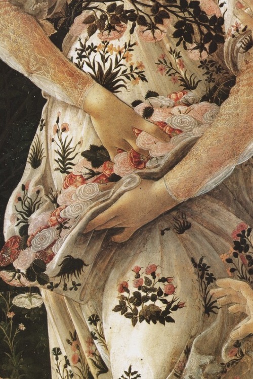 a-little-bit-pre-raphaelite:Celebrating the opening of Botticelli Reimagined at the V & A detail