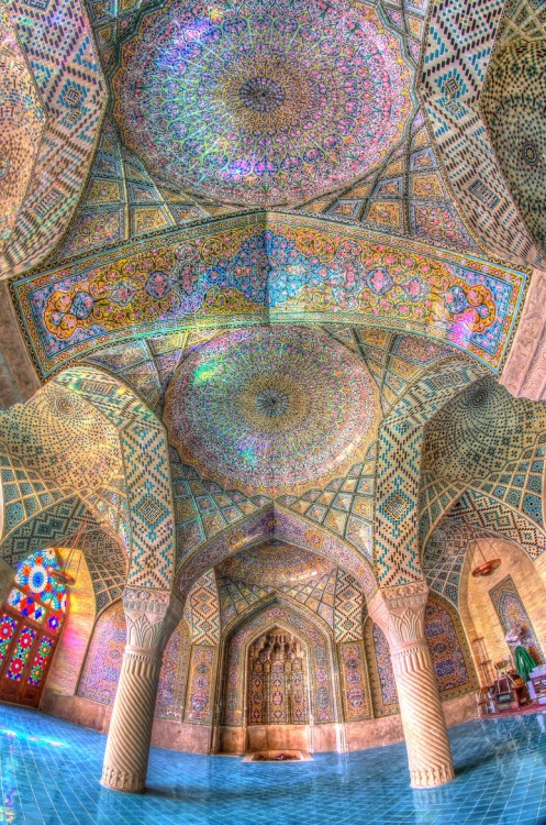 spiritualevolution1111:naginikill:stunningpicture:Interior of a mosque in Iranomg that’s beautiful I
