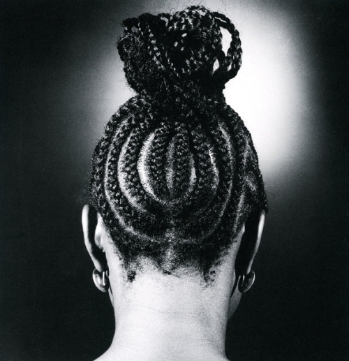 alubarika:J.D. Okhai Ojeikere was a Nigerian photographer known for his works on numerous hairstyles found in Nigeria. ‘Hairstyles’ is his most known collection depicting the unique image of the African woman.