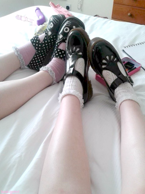 shamelessprincess:  Wonderful weekend with daddy shamelessdaddydom 💖 but even after a quick lesson from brat-grrrrl, and a intense beating from daddy, I still remain unbruised 😍 my bottom is magical 💕