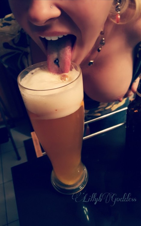 lillybgoddess: Shes getting pretty lit guys! Im just here to enjoy the show and show you all. 😁  -Daddy 
