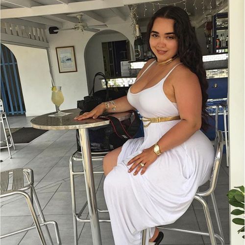 extremebodiez:  The Real Maddy GSo thick you wouldn’t know how to deal wit it.